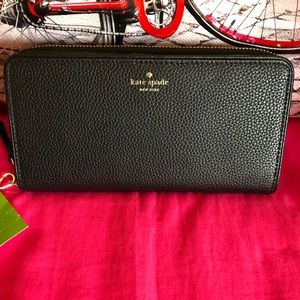 Black Kate Spade wristlet brand new